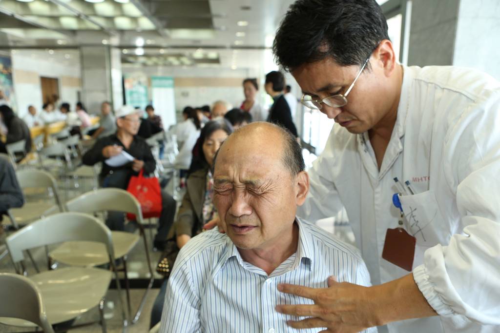 为什么评价医生这么难？这里有两个解决办法，拿走不谢~
