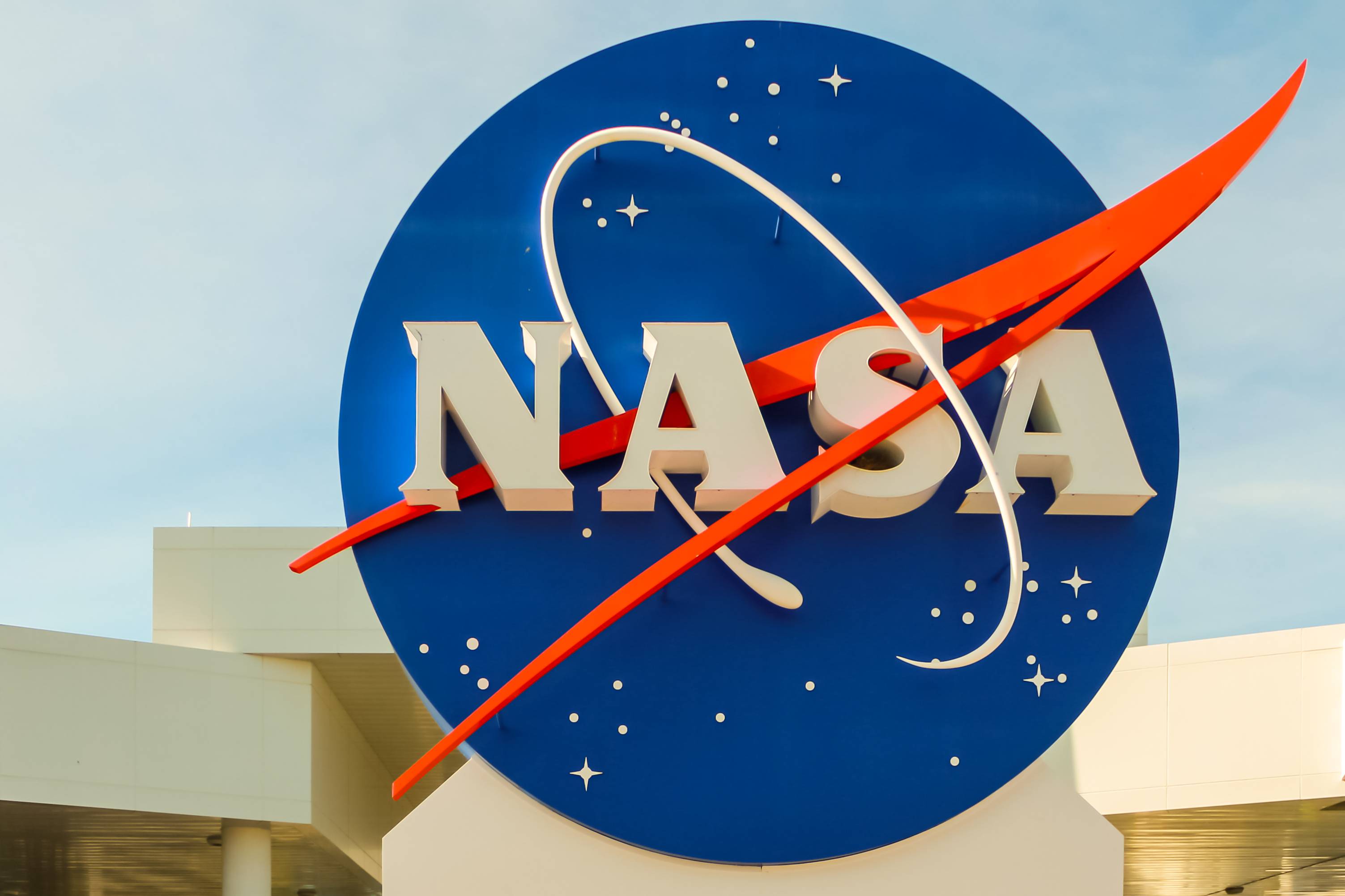 NASA选出三家私营公司为空间站运货，除了SpaceX另两家有什么来头？