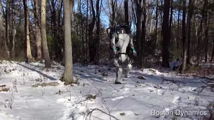 Alphabet 旗下 Boston Dynamics 双足机器人稳定性惊人：步态平衡，全身协同