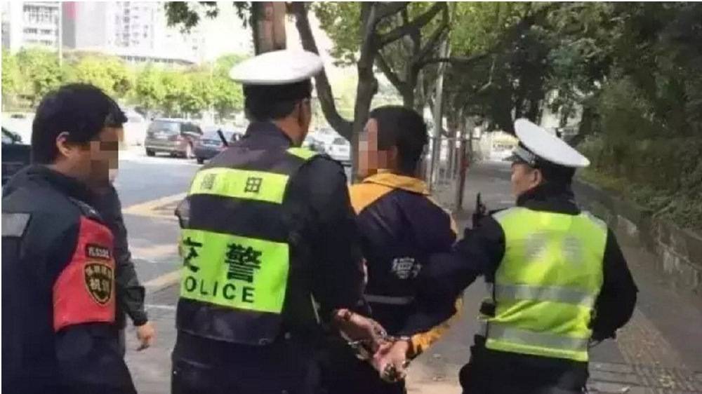 深圳“禁摩限电”，数十名快递员被拘留，警方和快递公司谁的错？
