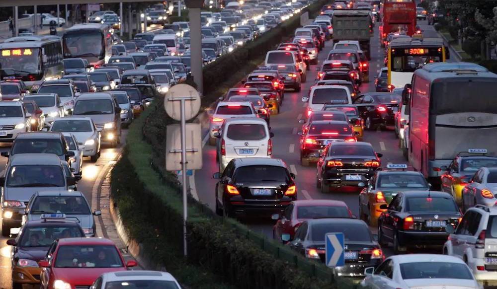补贴砍半、司机不干，北京滴滴Uber专车司机罢工的街头调查
