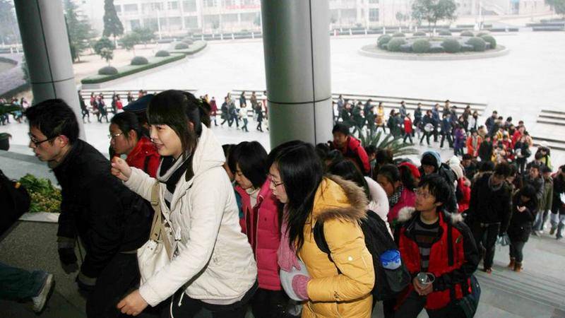 银行重启大学生消费信贷？来听听在校生的“一线体验”