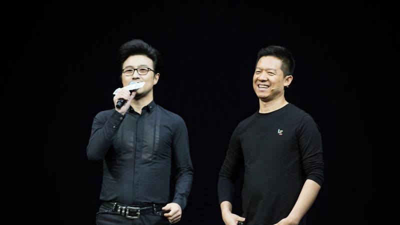 取消耳机口的新手机：思路正确的乐视，方向错误的乐视
