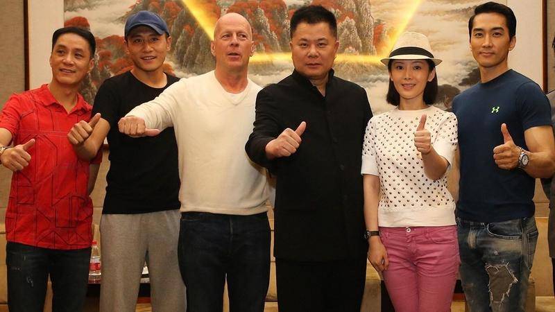 快鹿身后事：大银幕解散，《大轰炸》《日月人鱼》等20多个影视项目谁来接盘？